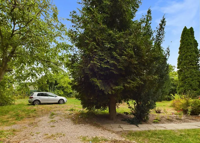 With Parking And Garden Near Chopin Airport By Renters *