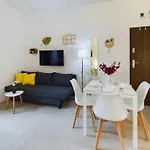 Lägenhet With Parking And Garden Near Chopin Airport By Renters