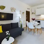Lägenhet With Parking And Garden Near Chopin Airport By Renters *