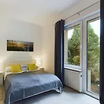 With Parking And Garden Near Chopin Airport By Renters * Warszawa