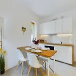 With Parking And Garden Near Chopin Airport By Renters * Warszawa