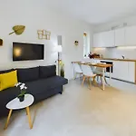 With Parking And Garden Near Chopin Airport By Renters * Warszawa