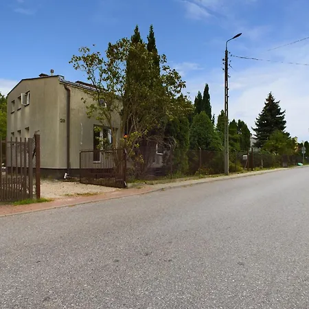 With Parking And Garden Near Chopin Airport By Renters Lägenhet Warszawa