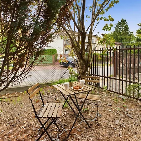 With Parking And Garden Near Chopin Airport By Renters