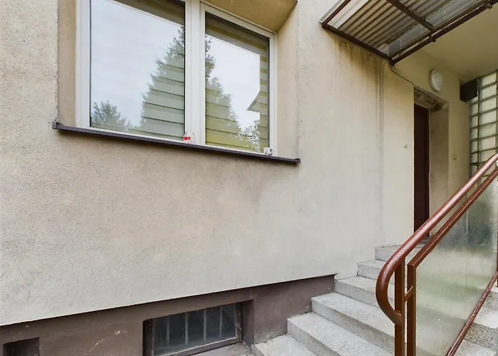 With Parking And Garden Near Chopin Airport By Renters Apartman