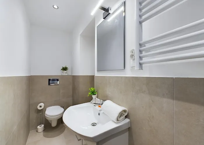 With Parking And Garden Near Chopin Airport By Renters