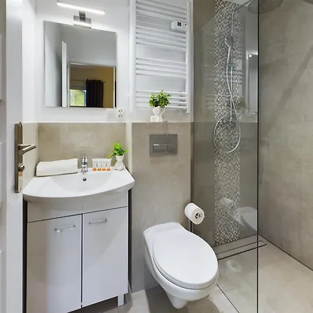Apartament With Parking And Garden Near Chopin Airport By Renters